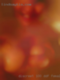 Discreet, 100% females Knoxville DDF, with a nice  cock.